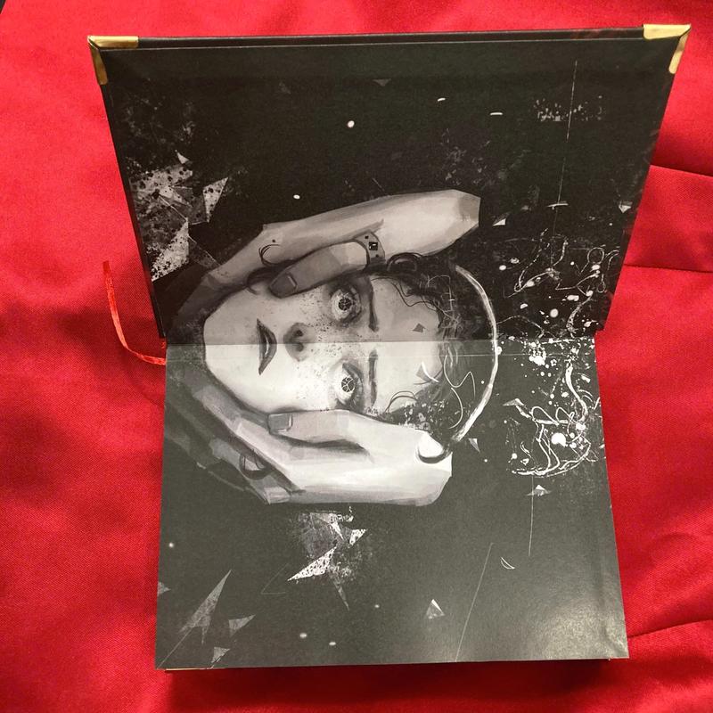 Manacled Special Edition 3in1 – Deluxe Fantasy Romance Collector’s Edition by Senlinyu | Intricate Skull Design & Embossed Decorative Cover